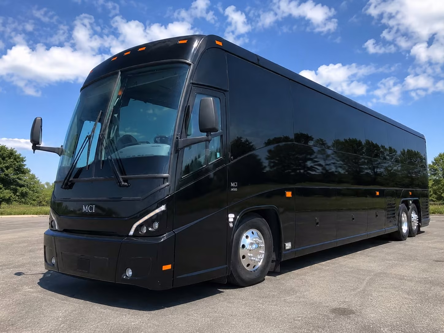 shuttle buses for hampton schools visiting newport news and williamsburg