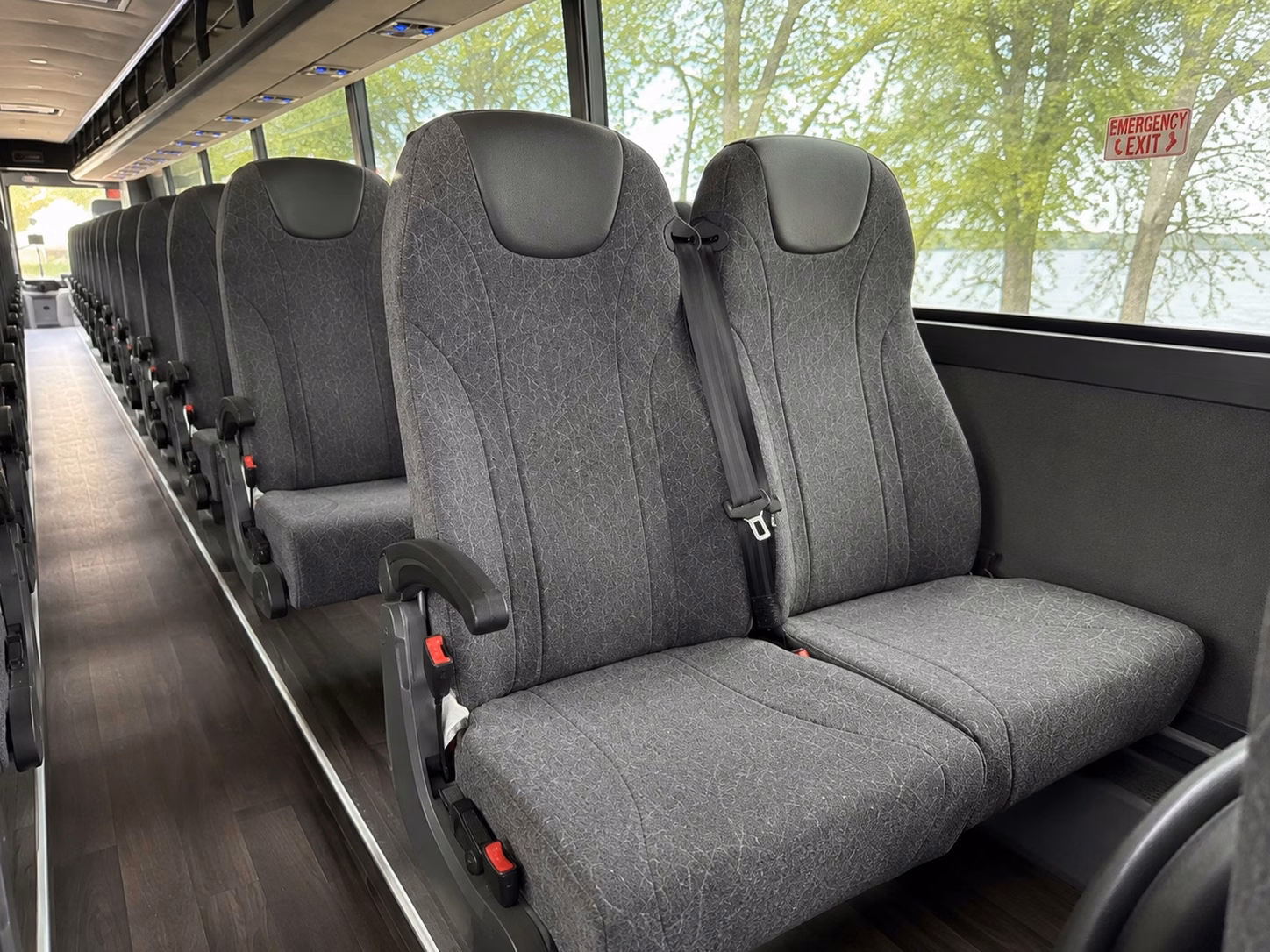 shuttle guests between hampton hotels and waterfront wedding venues with ease